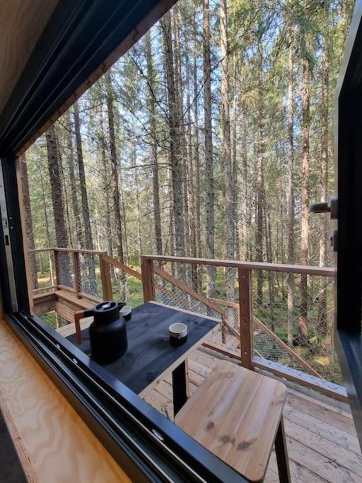 Treetop Ekne - Hytte I Skogen Med Hengebru Hotel Levanger Kültér fotó